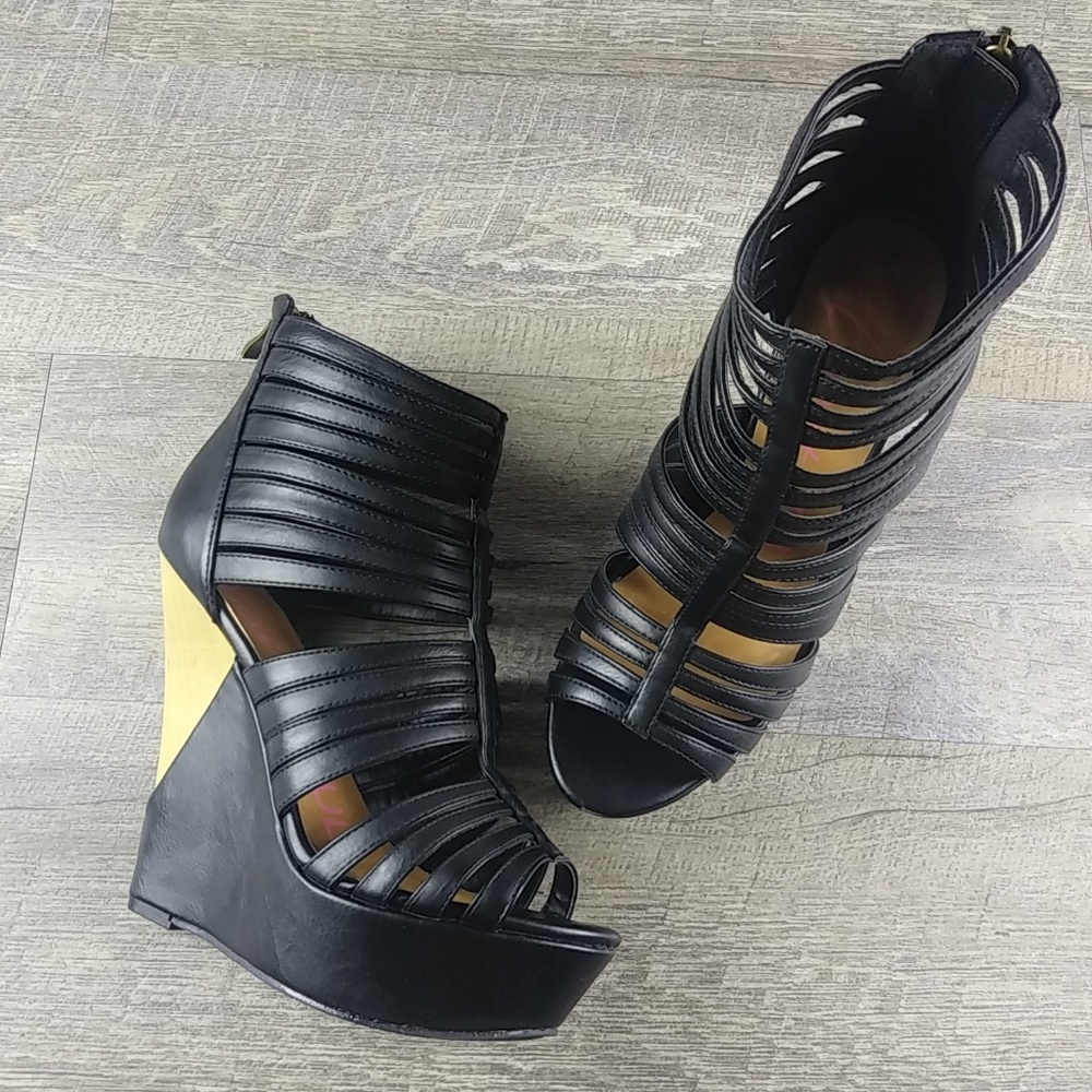 Black Wedge Platform